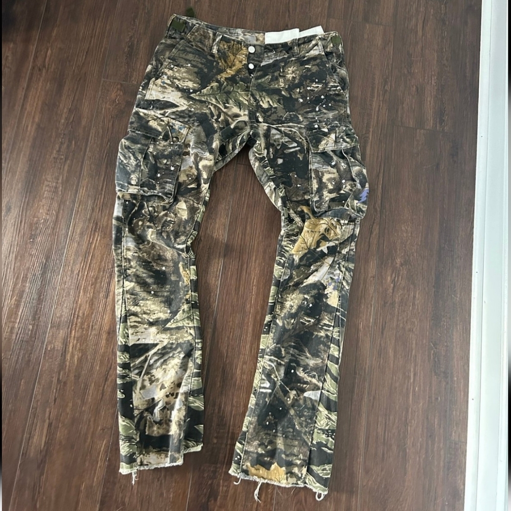 Cargo camo Flare pants